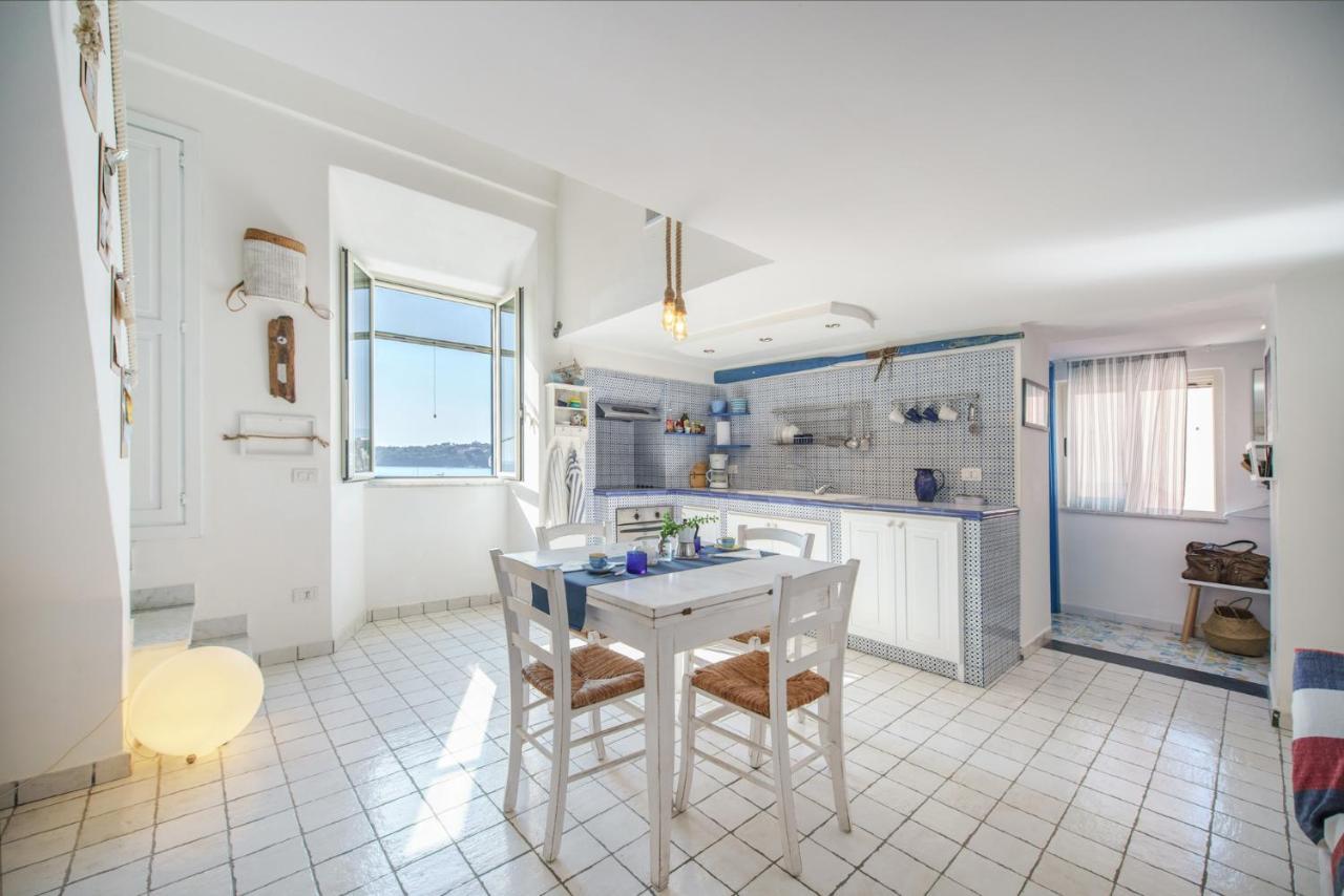 Corricella Sea Window - Gioia Apartments Procida Eksteriør billede